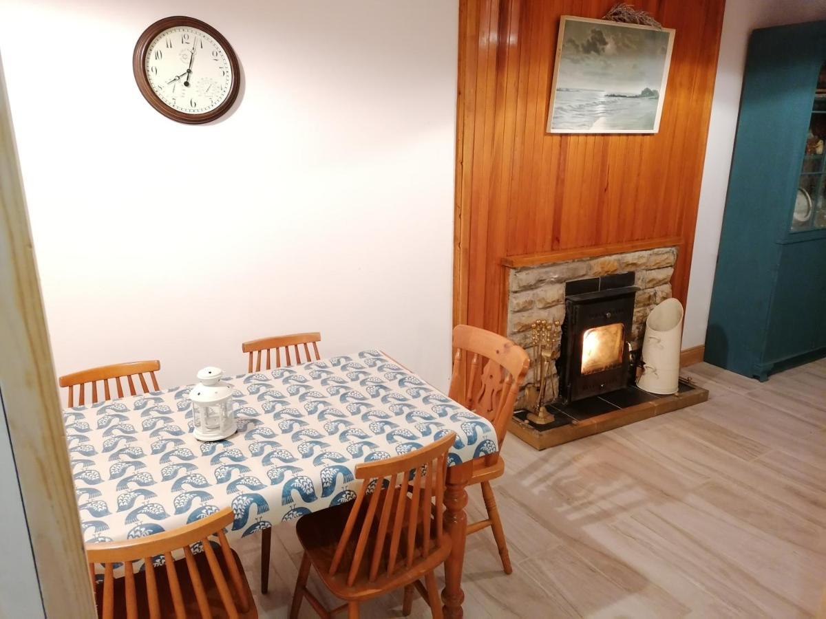 Ferguson'S Traditional Townhouse Dunkineely Εξωτερικό φωτογραφία