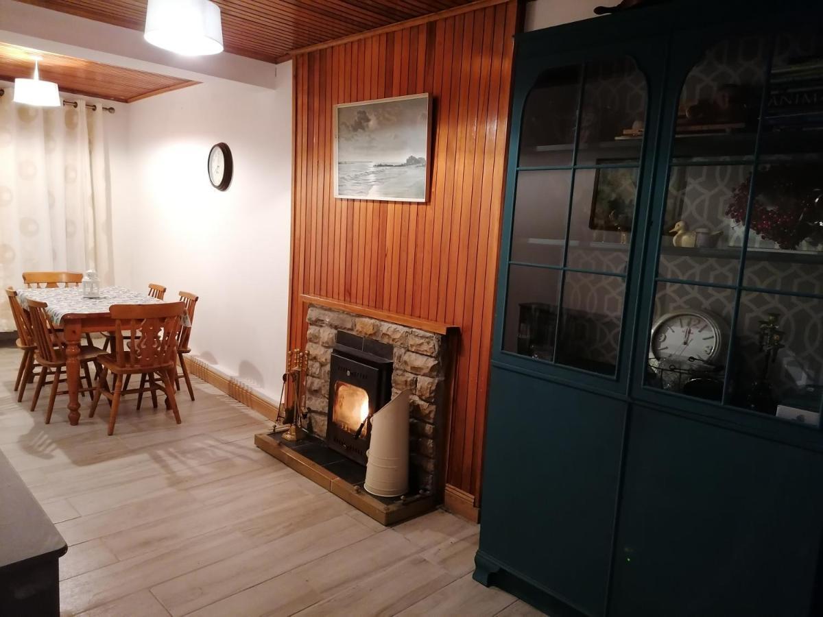 Ferguson'S Traditional Townhouse Dunkineely Εξωτερικό φωτογραφία